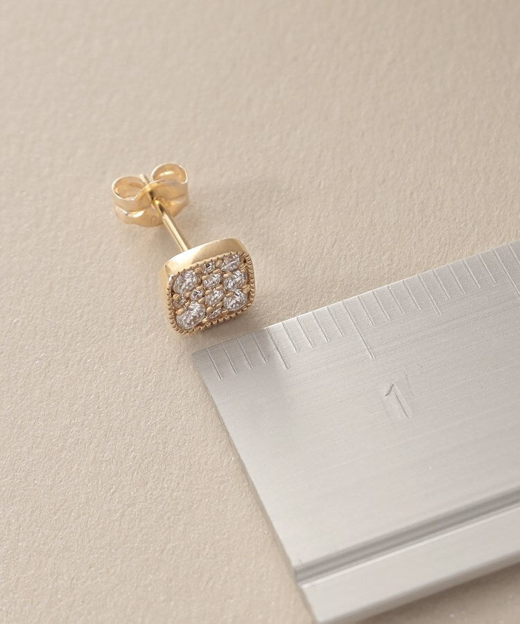 ココシュニック COCOSHNIK K10【サステナブル】モアサナイトランダムパヴェスクエア スタッドピアス （イエローゴールド(154)） イエローゴールド(154)