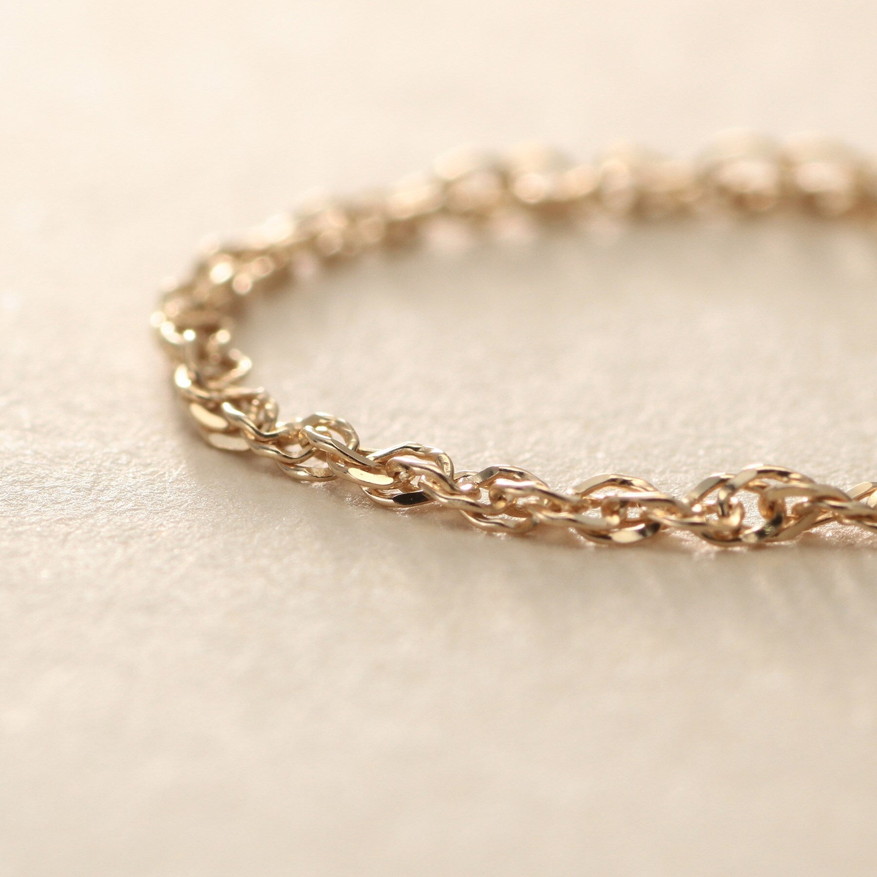 ココシュニック オンキッチュ COCOSHNIK ONKITSCH K10スキニーリング スクリューチェーン （イエローゴールド(100)） イエローゴールド(100)