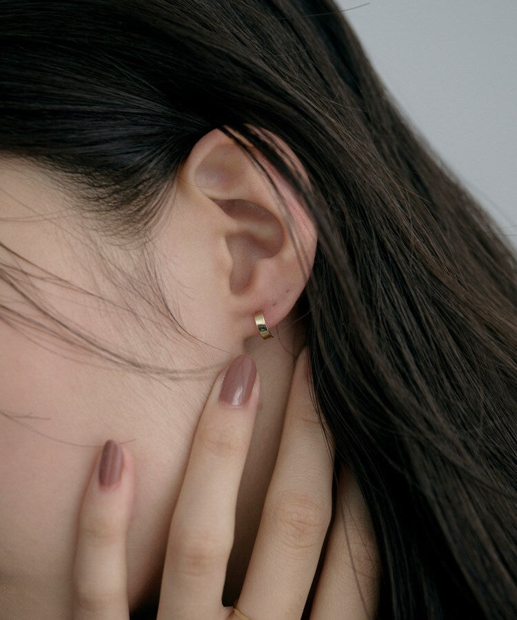 ココシュニック オンキッチュ COCOSHNIK ONKITSCH K10プレートアーチピアス （イエローゴールド(100)） イエローゴールド(100)