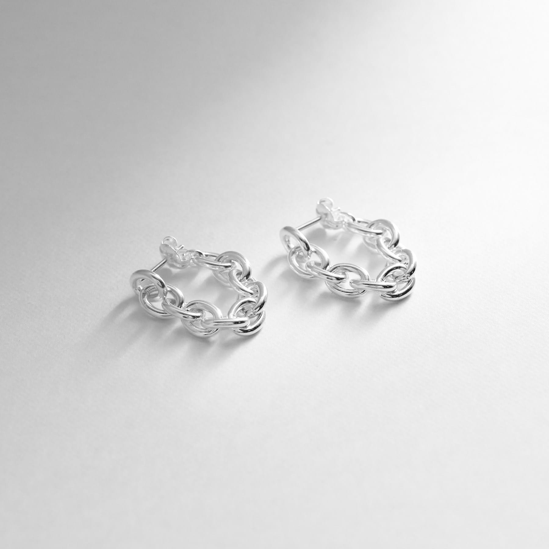 ココシュニック オンキッチュ COCOSHNIK ONKITSCH シルバー チェーンピアス オーバルリンクフープ