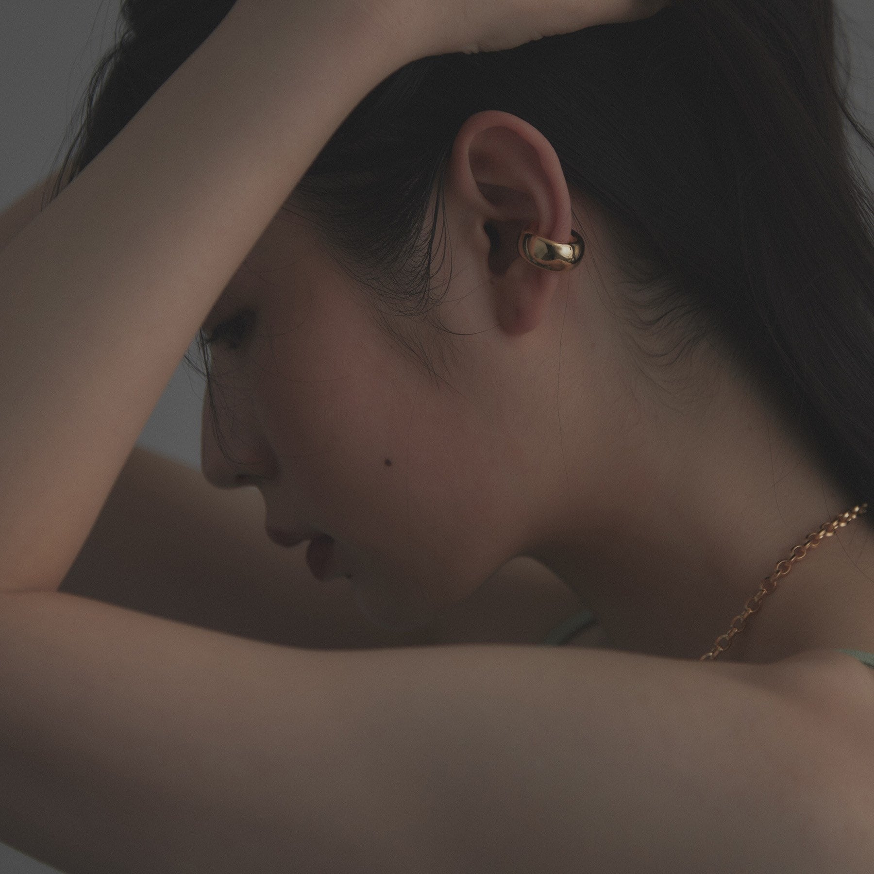 ココシュニック オンキッチュ COCOSHNIK ONKITSCH シルバー ホロウイヤーカフ ワイドフープ GP ゴールド(600)