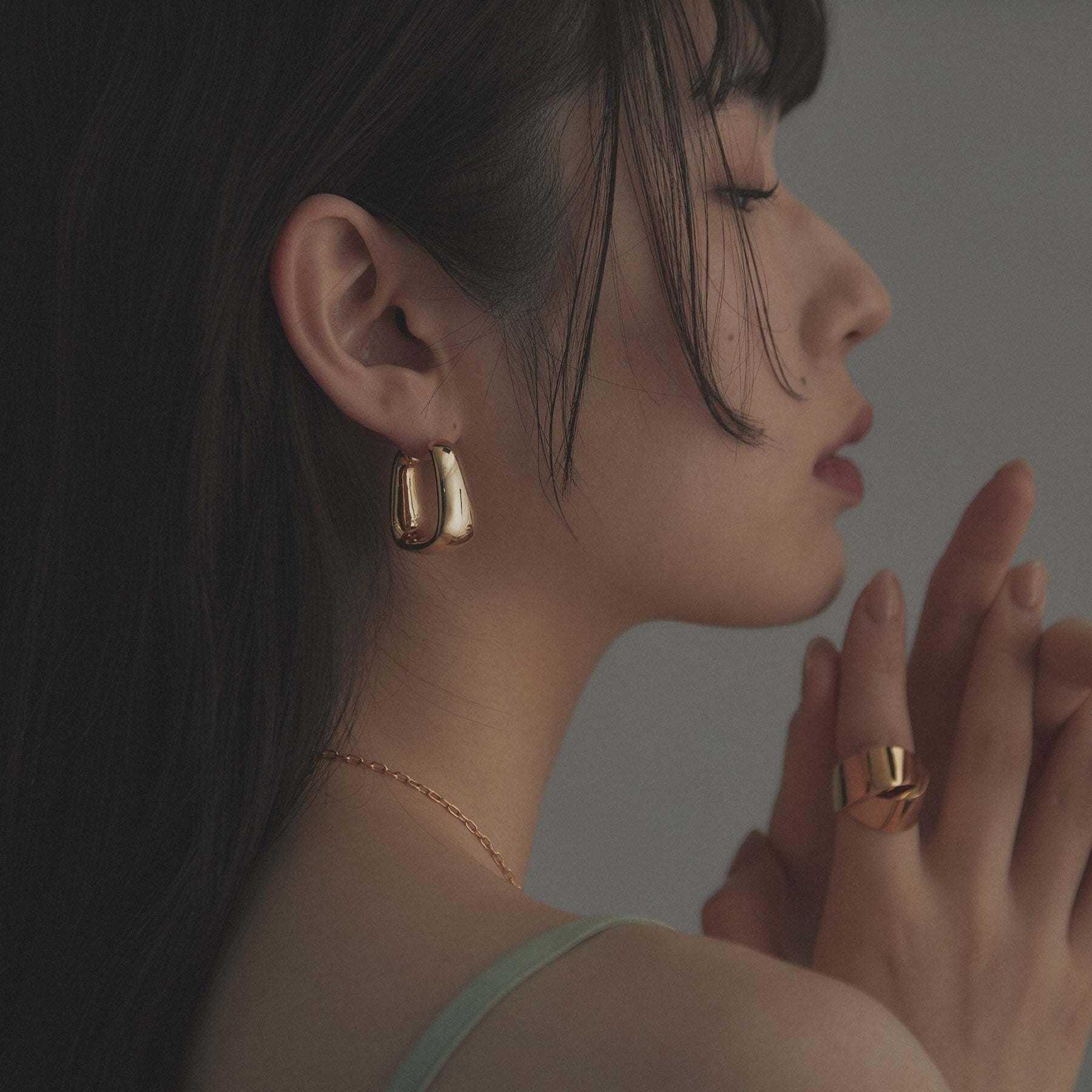 Coco Sunic上的Kitchu Cocoshnik Onkitsch [Web Limited]空心箍Pierce陷阱