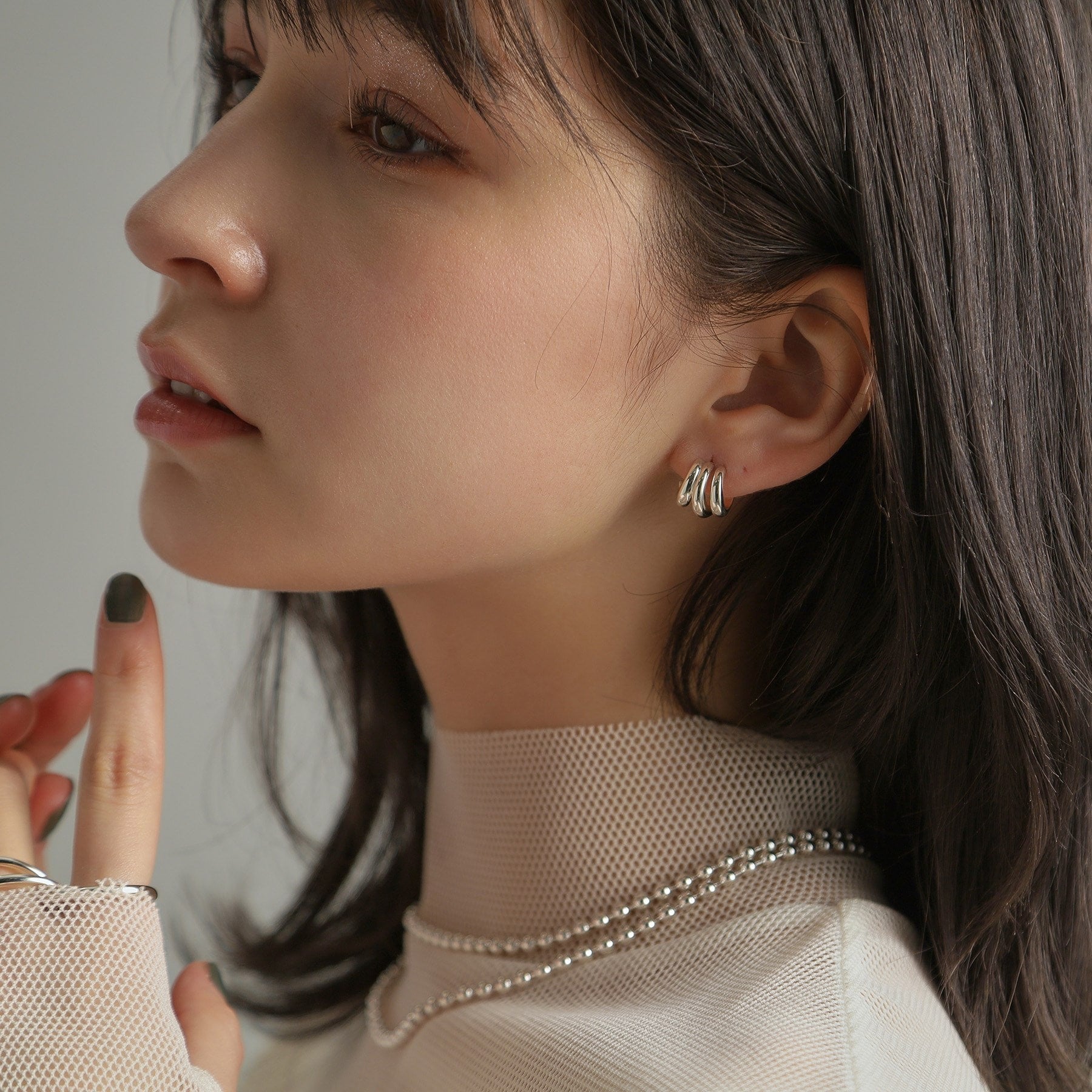 ココシュニック オンキッチュ COCOSHNIK ONKITSCH シルバー スモールフープ トリプルカーブピアス （シルバー(600)） シルバー(600)