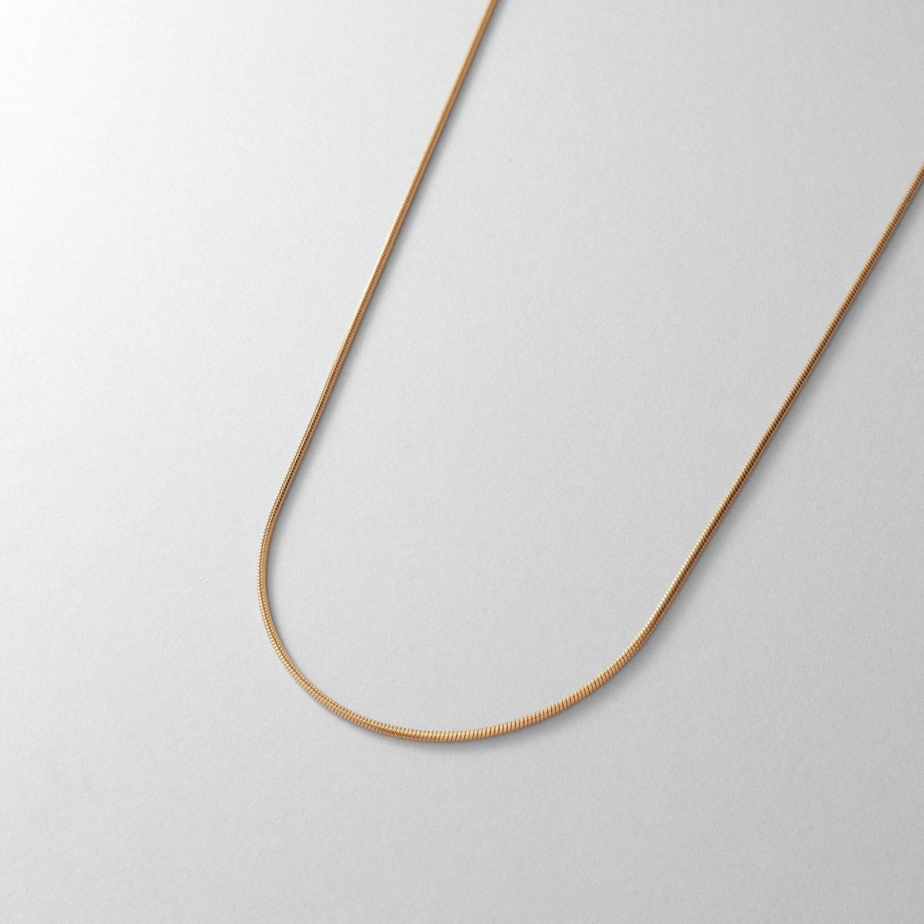 ココシュニック オンキッチュ COCOSHNIK ONKITSCH シルバー デザインチェーン スネークネックレス（90cm） GP （クリスタル/透明(600)） クリスタル/透明(600)