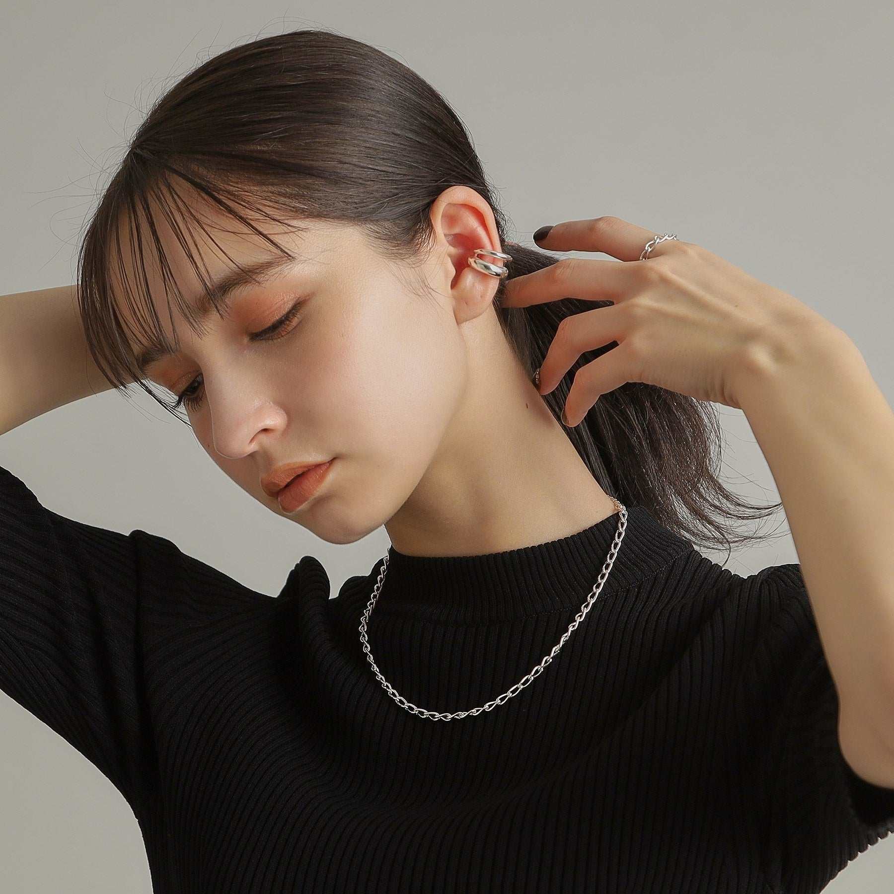 Cocoshnik Onkitsch Silver Design Chain Long Curve Necklace
