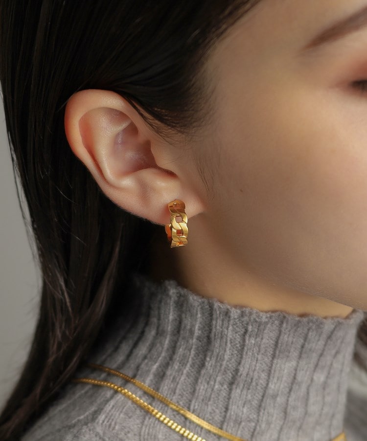 ココシュニック オンキッチュ COCOSHNIK ONKITSCH シルバー フラットカーブチェーンモチーフピアス GP （クリスタル/透明(600)） クリスタル/透明(600)