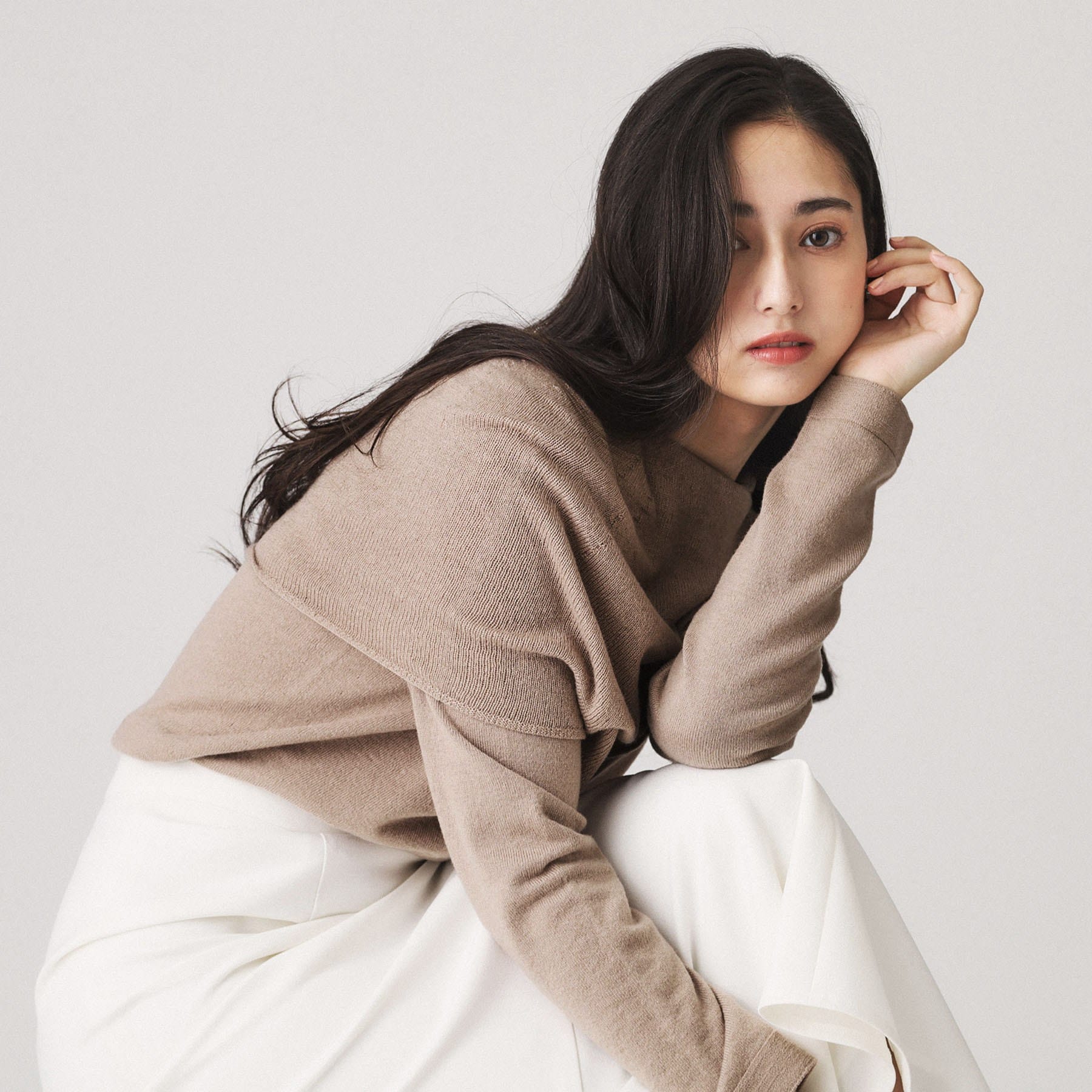 COUP DE CHANCE COUP DE CHANCE 【Made in Japan / Can be worn under a coat】 Looks great! Smooth and comfortable off-shoulder knit pullover.