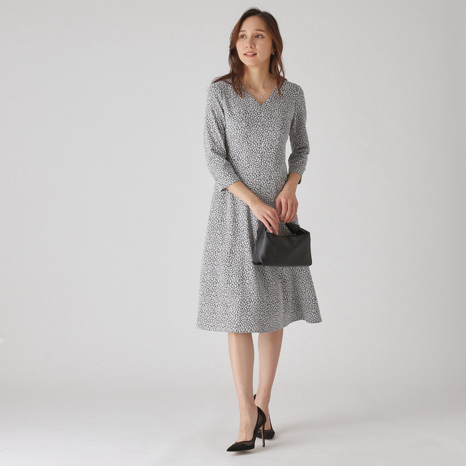 クードシャンス COUP DE CHANCE 【洗える／日本製／ジオメ柄】拘りの美シルエット！大人のフィット＆フレアワンピース （グレージュ(450)） グレージュ(450)