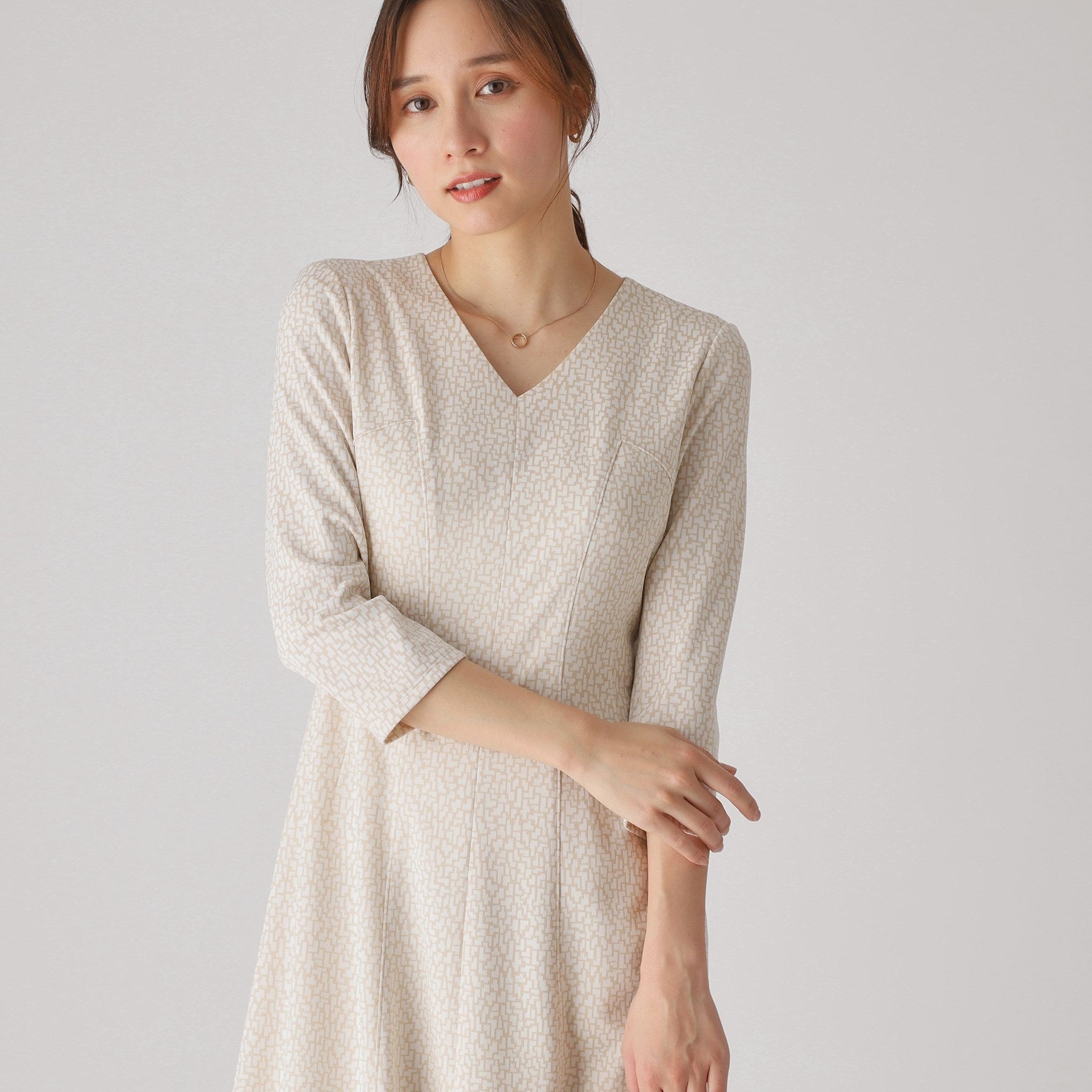 クードシャンス COUP DE CHANCE 【洗える／日本製／ジオメ柄】拘りの美シルエット！大人のフィット＆フレアワンピース （グレージュ(450)） グレージュ(450)