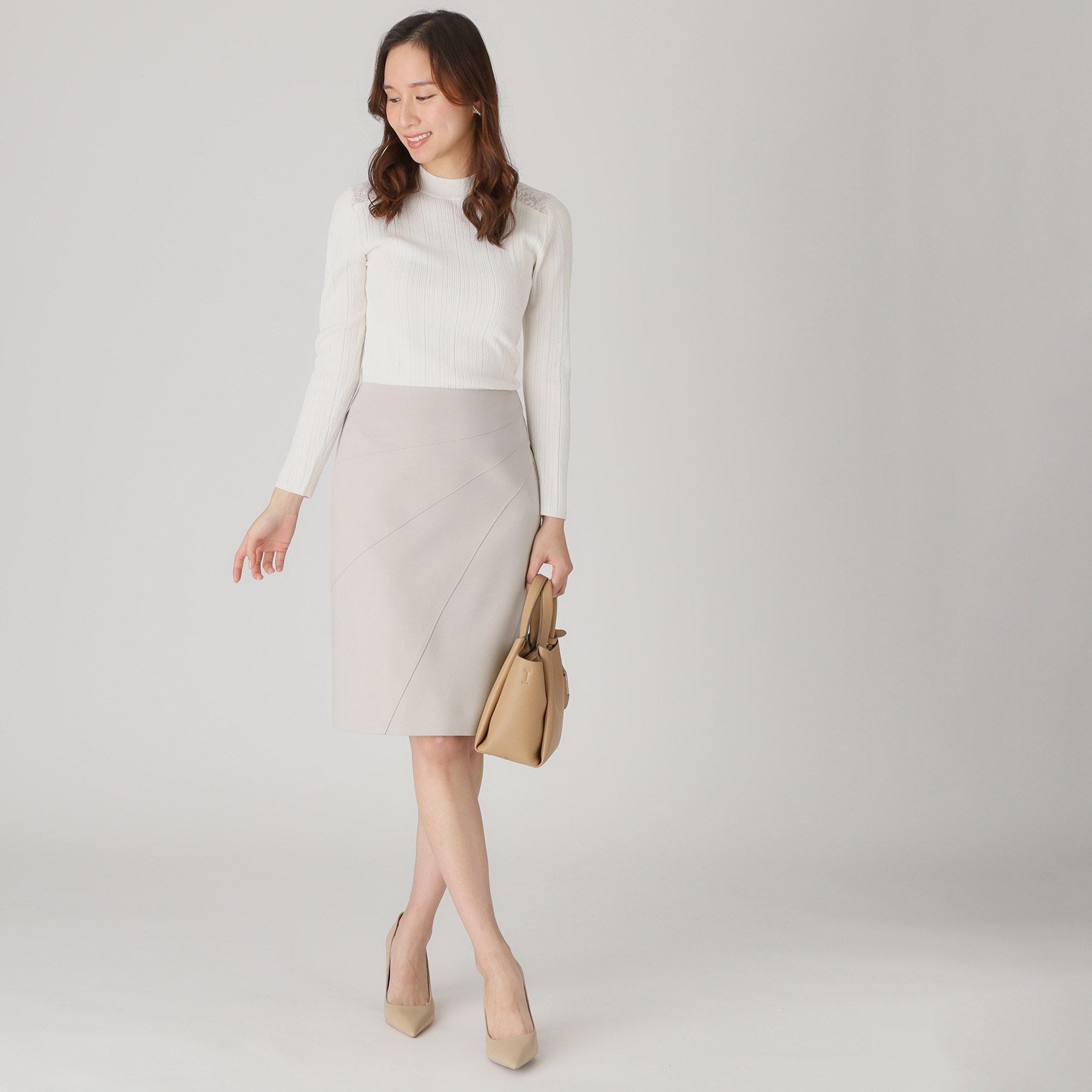 COUP DE CHANCE COUP DE CHANCE 【Washable】 Delicate lace creates a feminine look in this knit top.