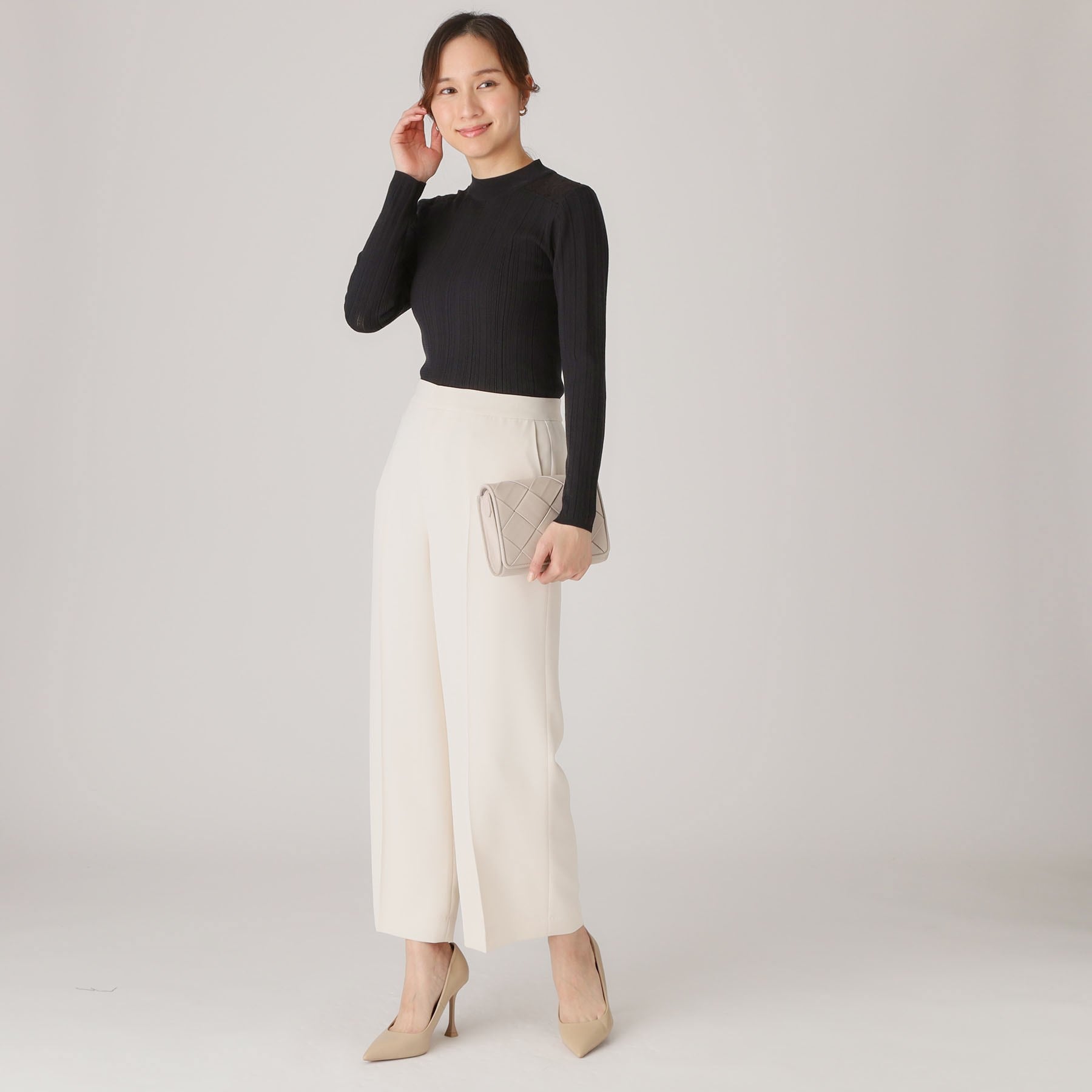COUP DE CHANCE COUP DE CHANCE 【Washable】 Delicate lace creates a feminine look in this knit top.