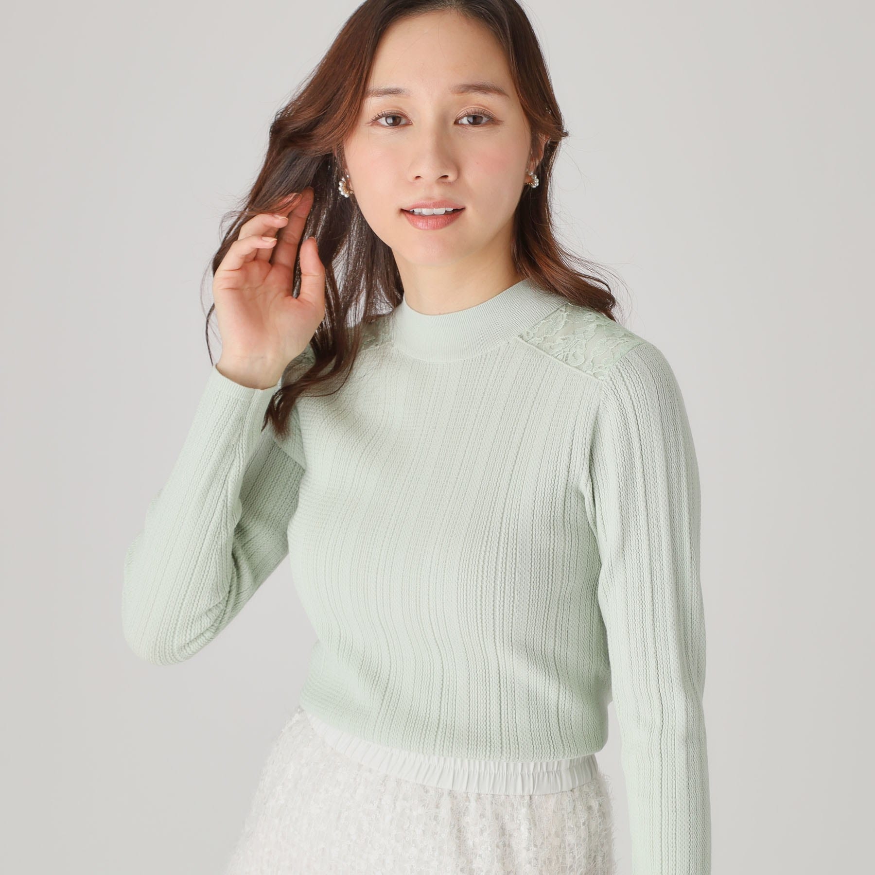 COUP DE CHANCE COUP DE CHANCE 【Washable】 Delicate lace creates a feminine look in this knit top.