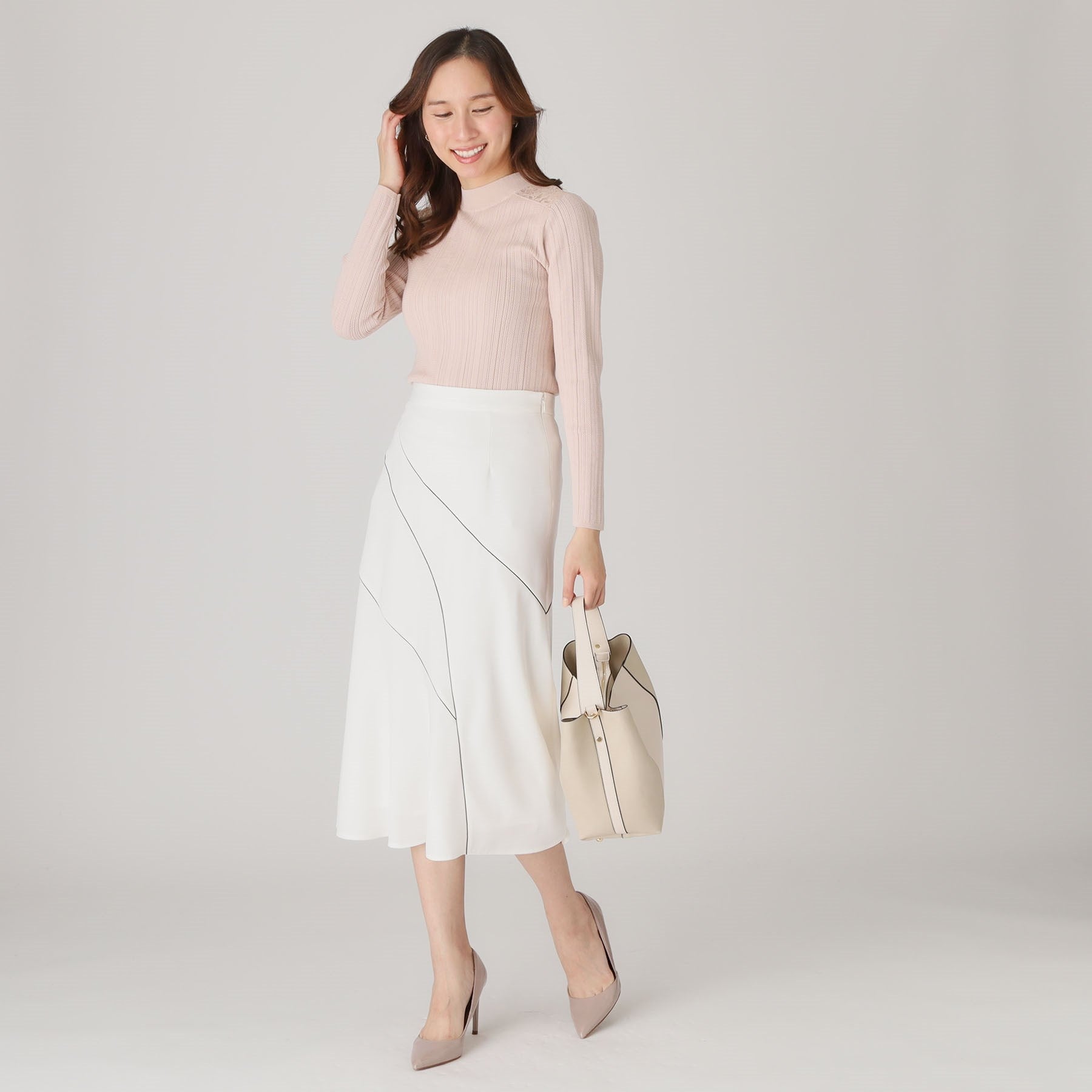 COUP DE CHANCE COUP DE CHANCE 【Washable】 Delicate lace creates a feminine look in this knit top.