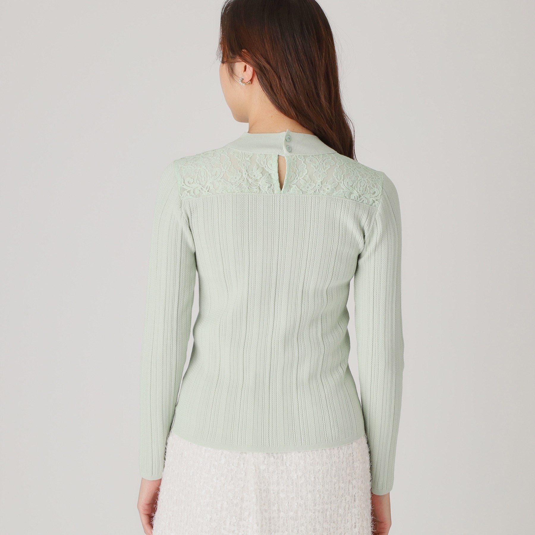 COUP DE CHANCE COUP DE CHANCE 【Washable】 Delicate lace creates a feminine look in this knit top.