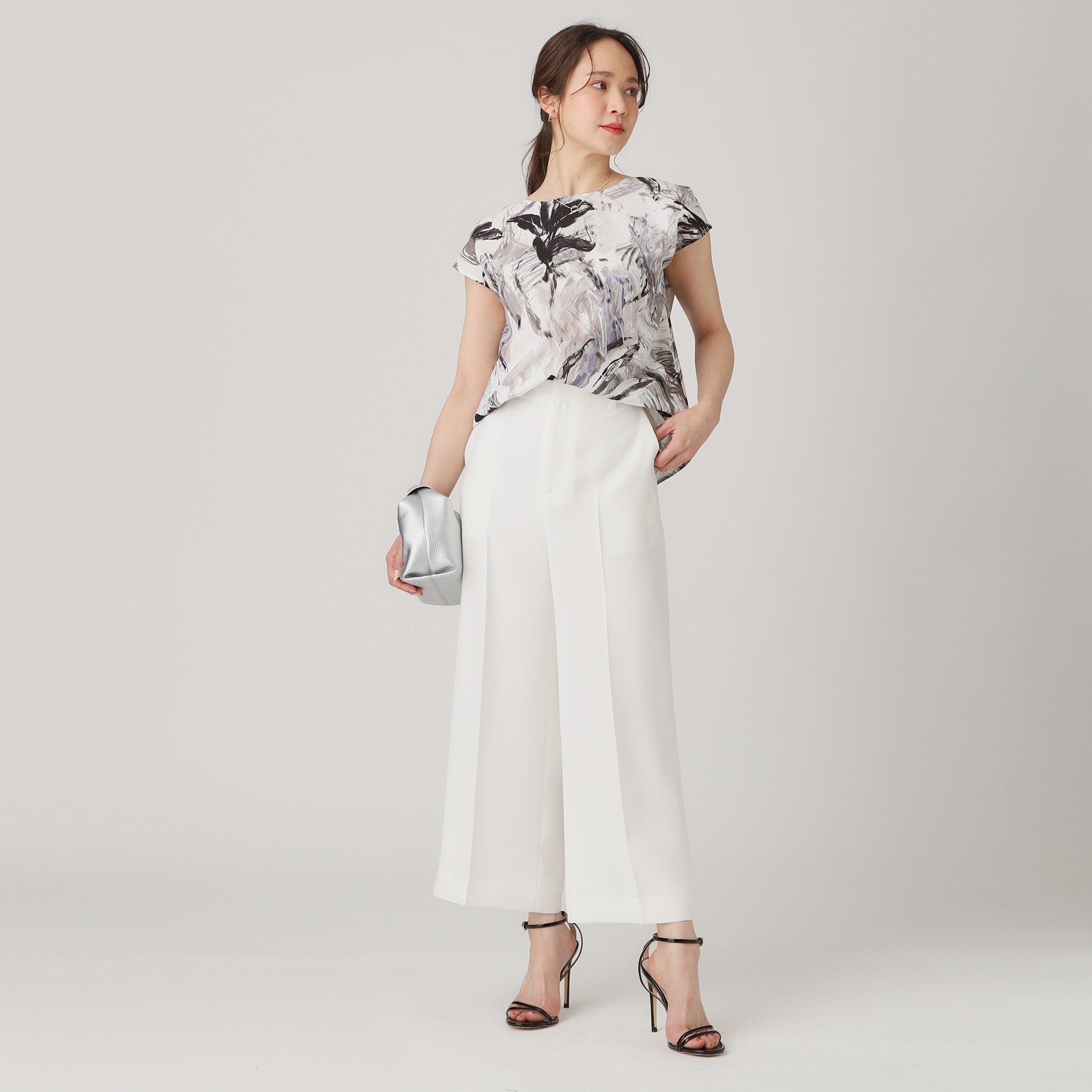 クードシャンス COUP DE CHANCE 【洗える／日本製／裏付き】センタープレス入ワイドパンツ （ブルー(091)） ブルー(091)