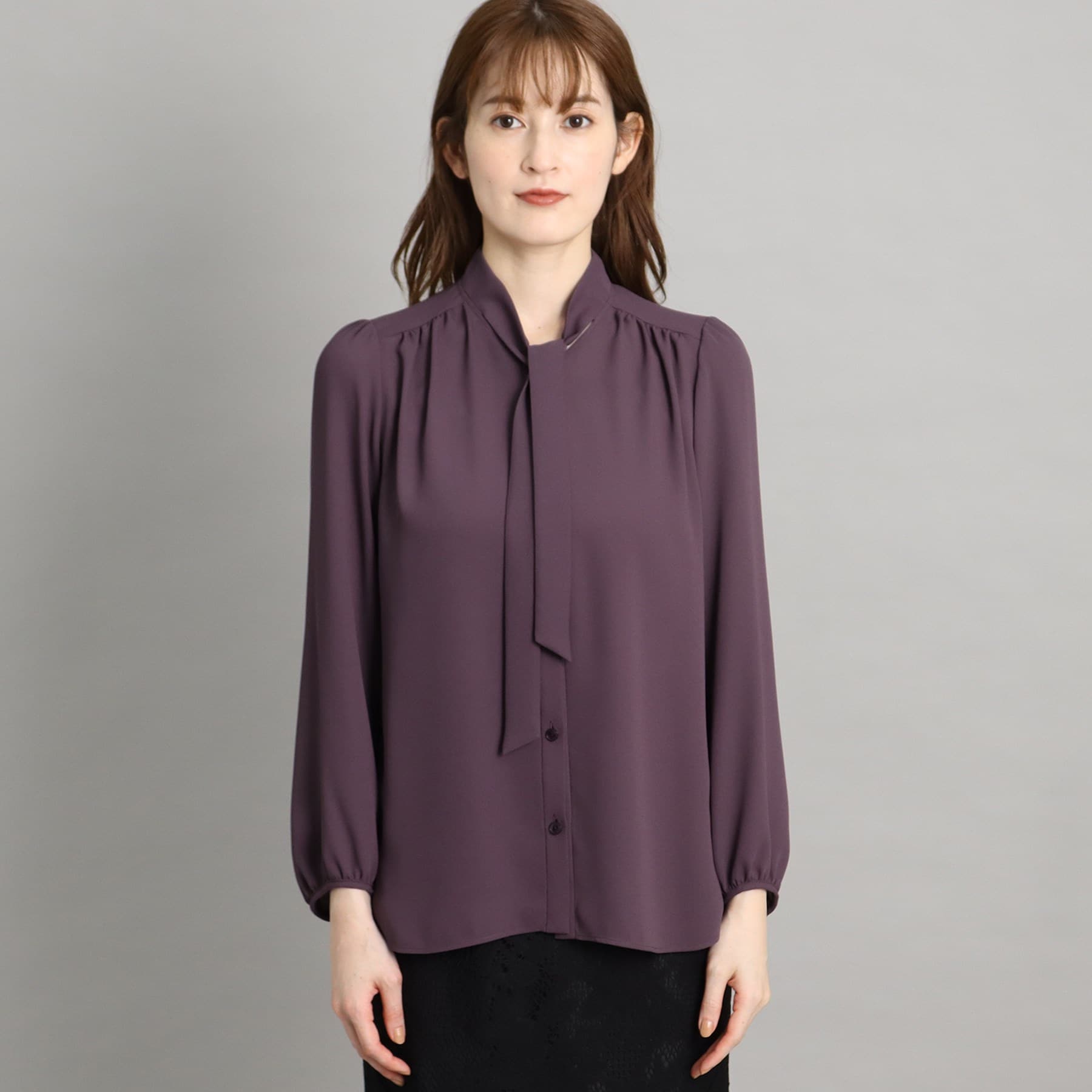 COUP DE CHANCE [One-piece/Jacket tucked in] Feminine thin bowtie blouse