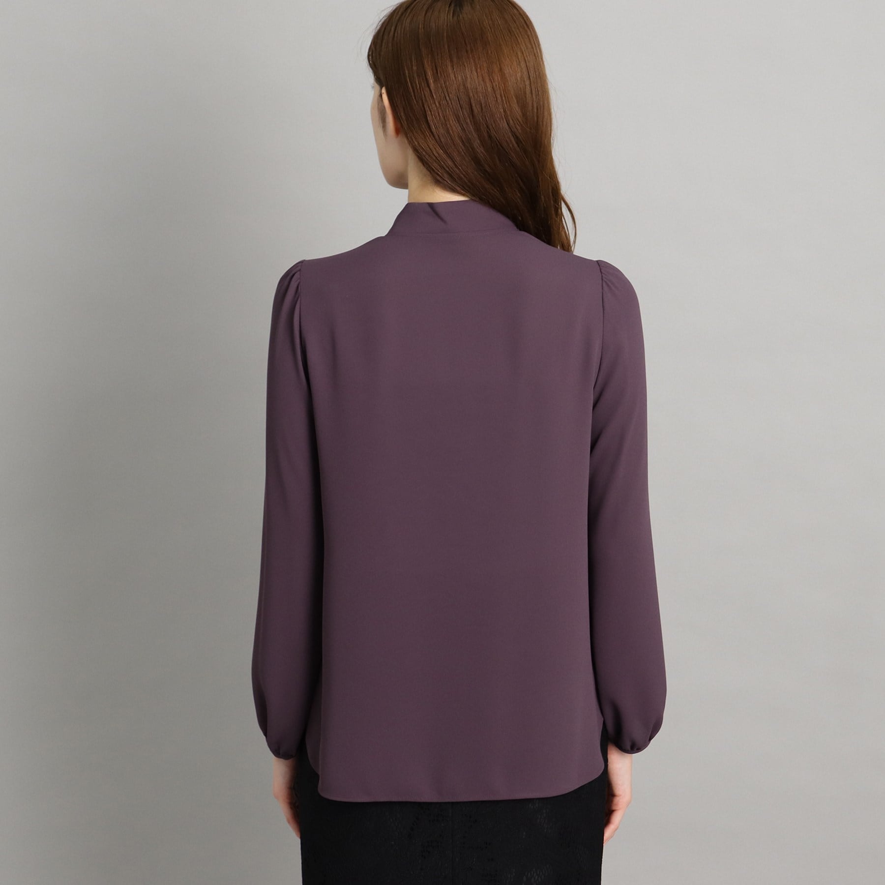 COUP DE CHANCE [One-piece/Jacket tucked in] Feminine thin bowtie blouse