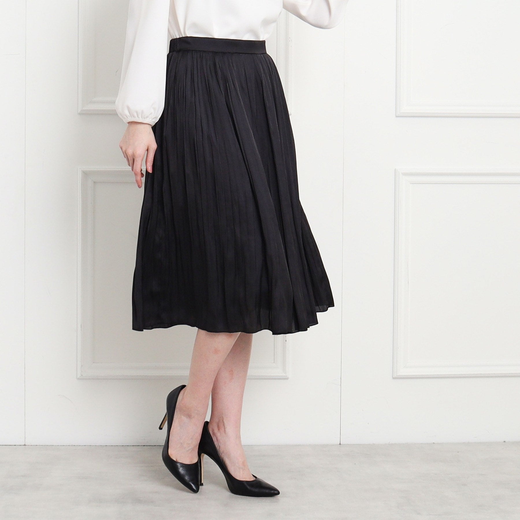 COUP DE CHANCE [Washable/Ceremony/Office] A soft and elegant pleated skirt that can be used in a wide range of situations