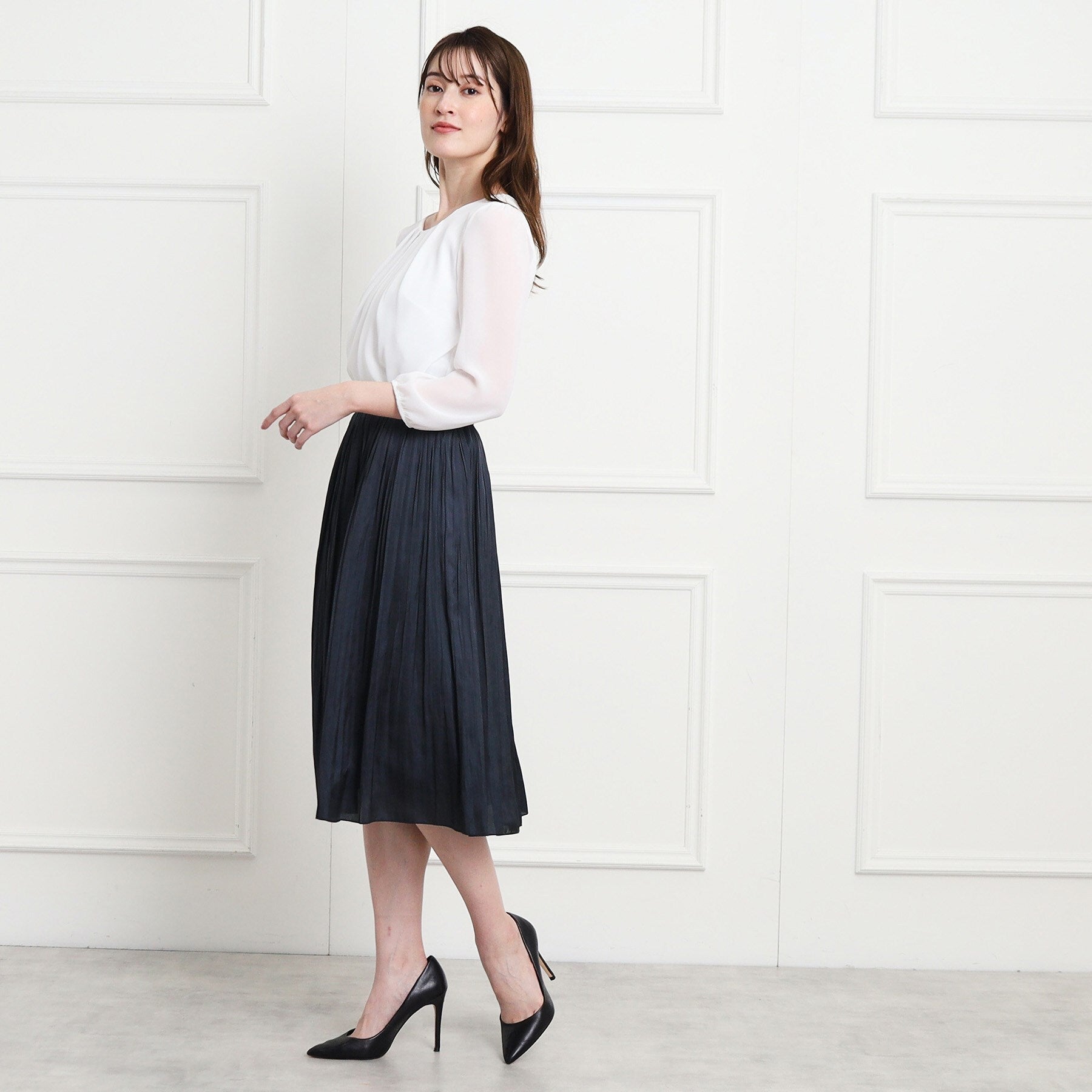 COUP DE CHANCE [Washable/Ceremony/Office] A soft and elegant pleated skirt that can be used in a wide range of situations