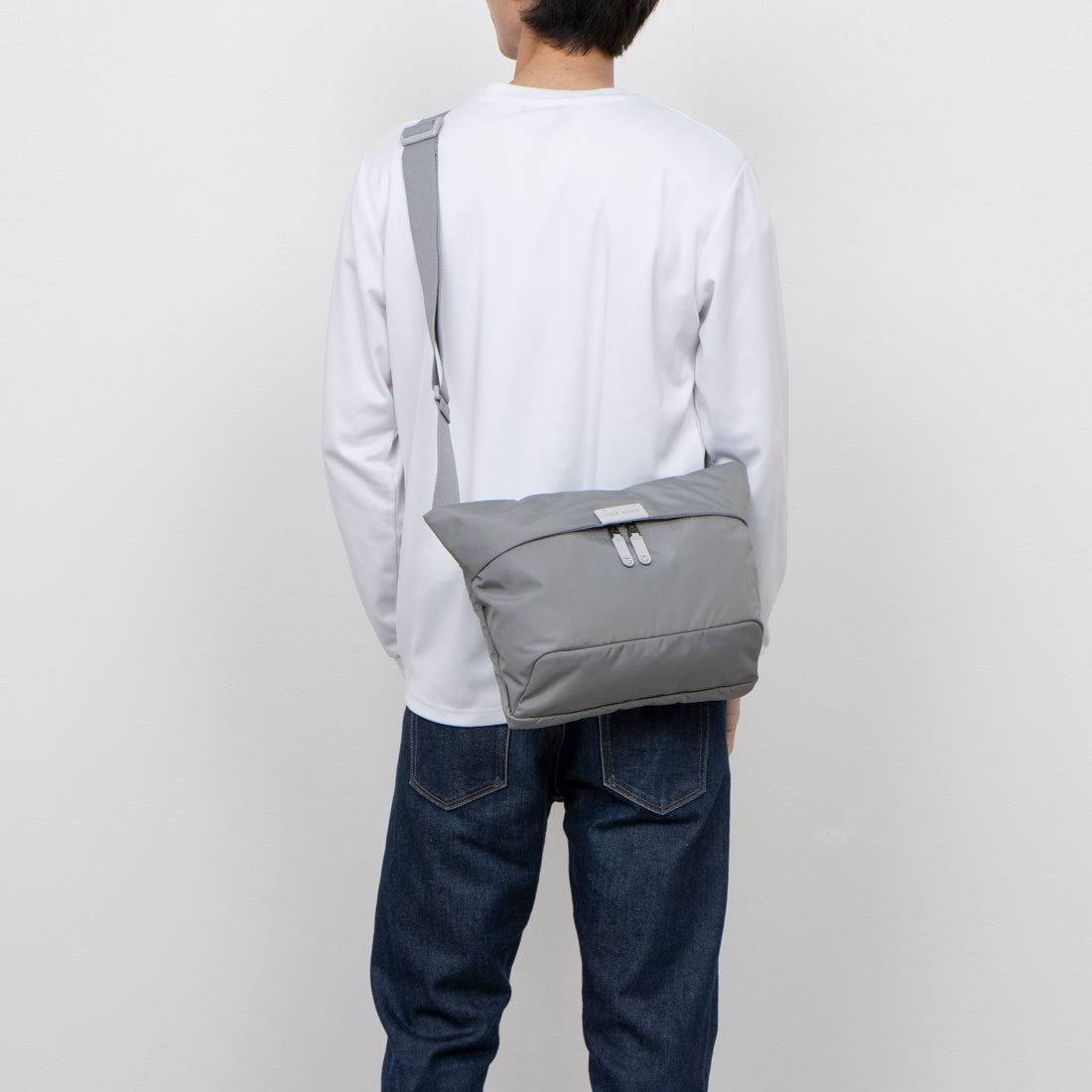 ♡Cole Haan ショルダーバッグ ライトグレー♡ COLE HAAN COLE HAAN Central Sling Bag mens