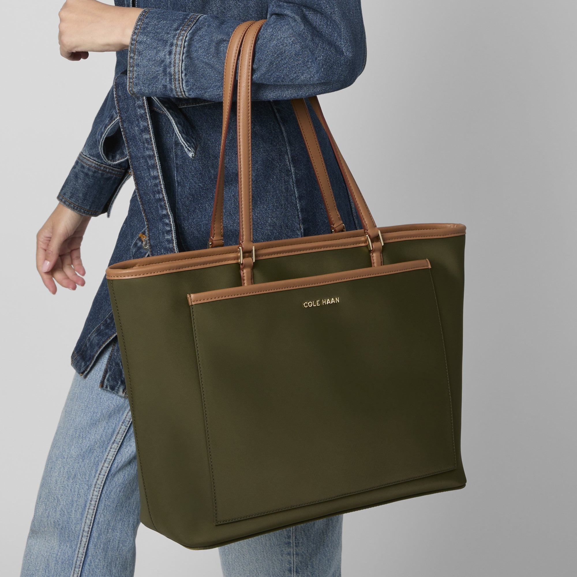 コール ハーン COLE HAAN ザエリーゼナイロントート womens （オリーブナイト） オリーブナイト