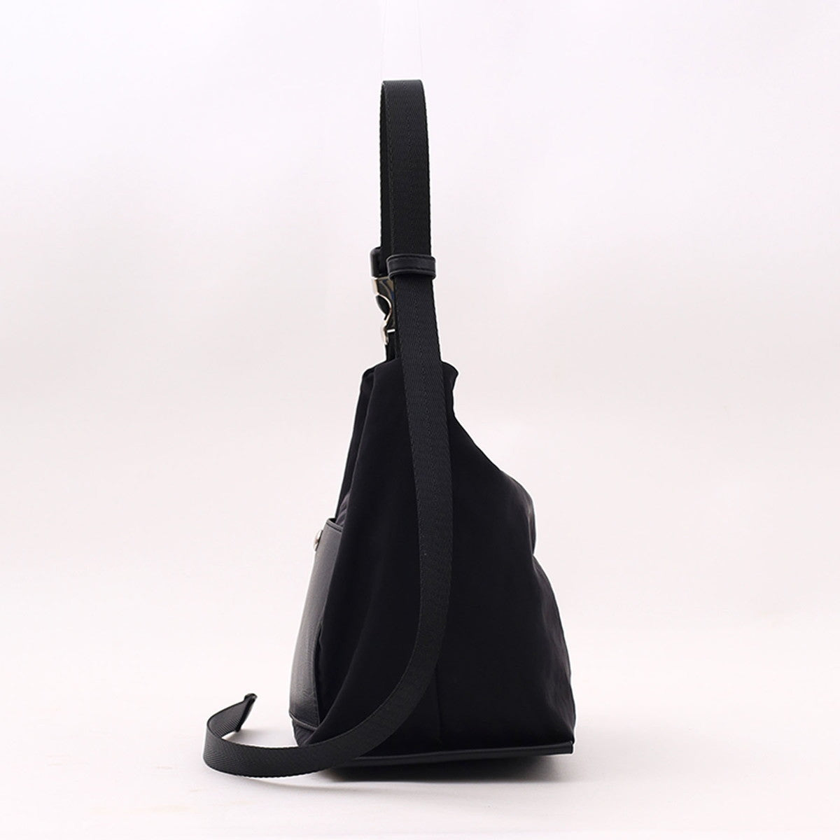 クーコ COOCO ポケット付ナイロン風ミニショルダーバッグ