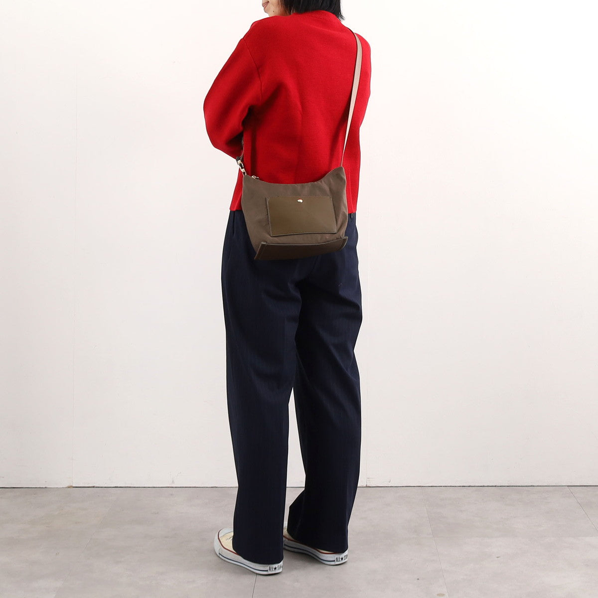クーコ COOCO ポケット付ナイロン風ミニショルダーバッグ