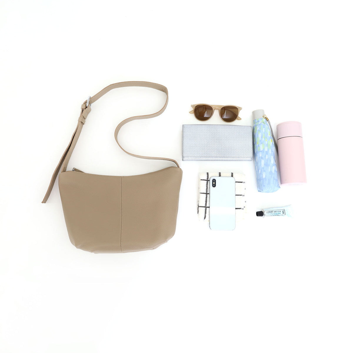 クーコ COOCO シュリンクレザーハーフムーンショルダーバッグ