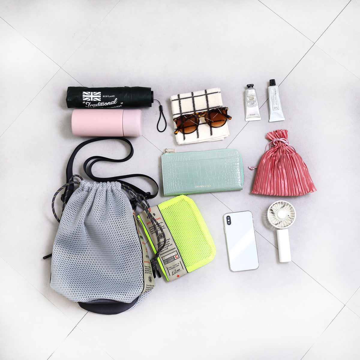 クーコ COOCO ロゴテープメッシュ巾着ショルダーバッグ