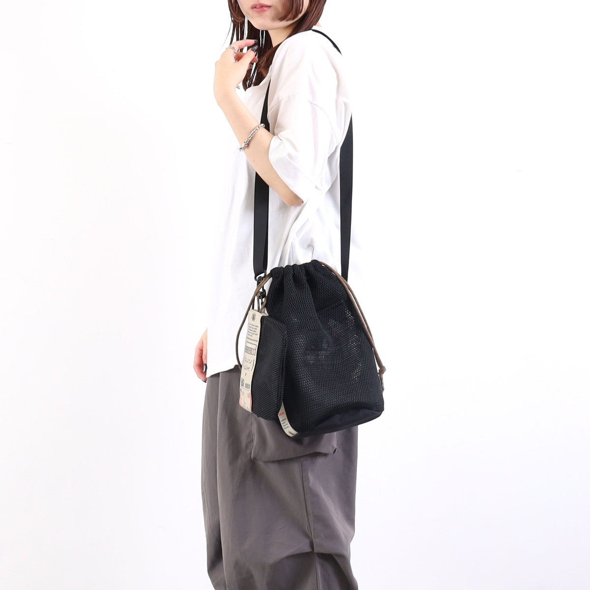 クーコ COOCO ロゴテープメッシュ巾着ショルダーバッグ