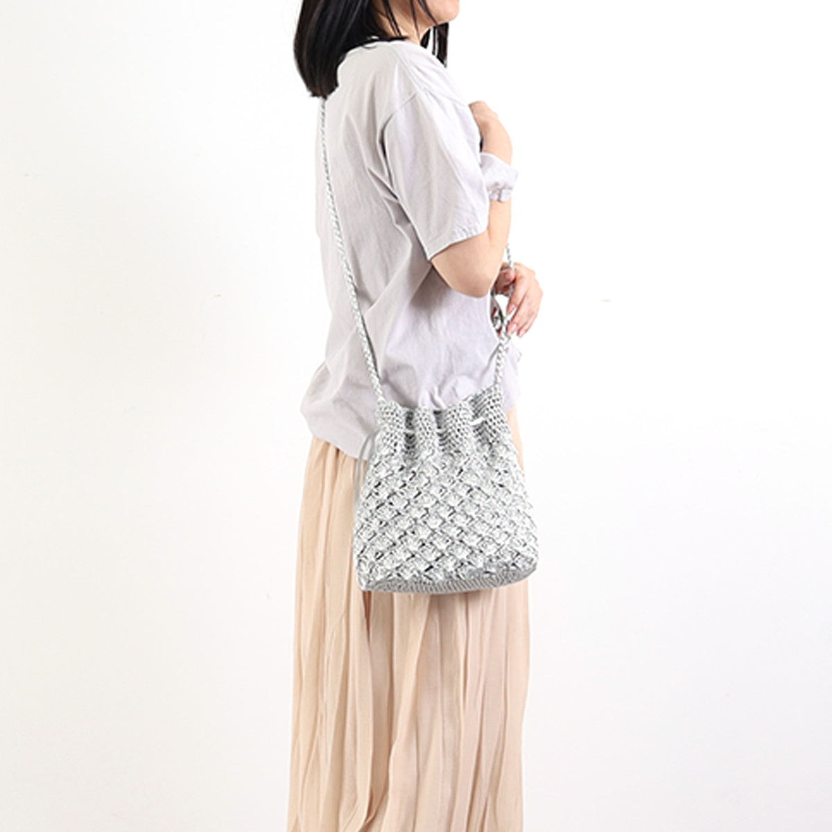 クーコ COOCO メタリック柄編み巾着ショルダーバッグ