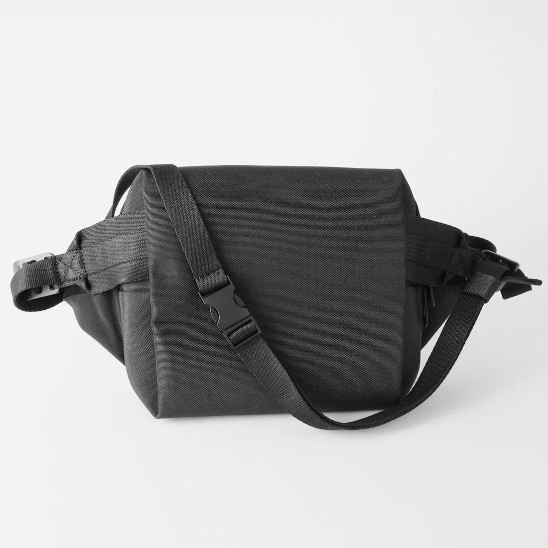 コートエシェル cote&ciel ウエストバッグ・ボディバッグ イザラウ スモール CROSSBODY BAG 29031 （ブラック） ブラック