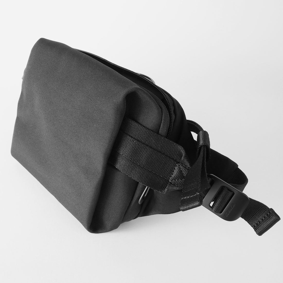 コートエシェル cote&ciel ウエストバッグ・ボディバッグ イザラウ スモール CROSSBODY BAG 29031 （ブラック） ブラック