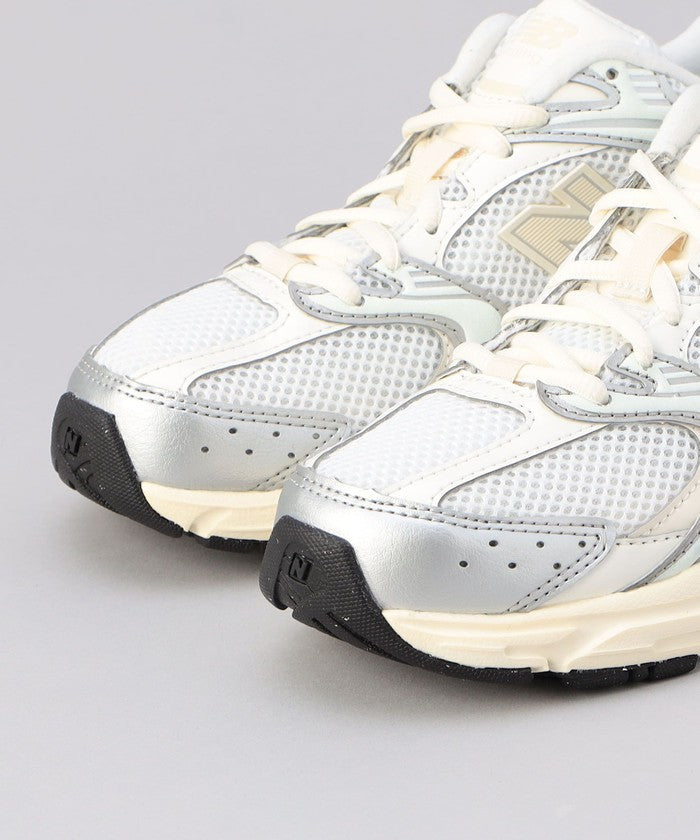 【WEB限定】New Balance（ニューバランス） U530ESB SILVER