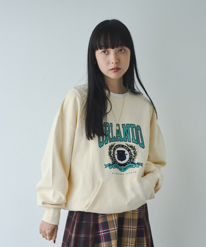 ロゴプリントカンガルーポケット裏毛スウェット