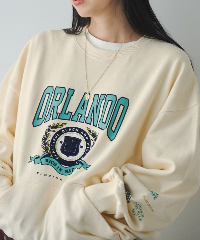 ロゴプリントカンガルーポケット裏毛スウェット