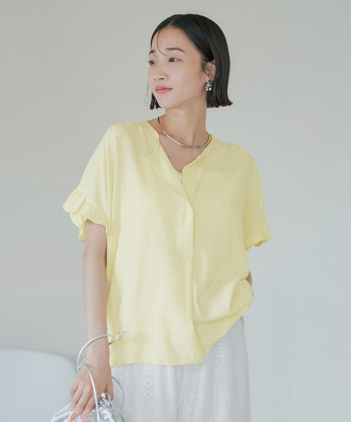 【接触冷感】袖フリルスキッパーブラウス OFF WHITE