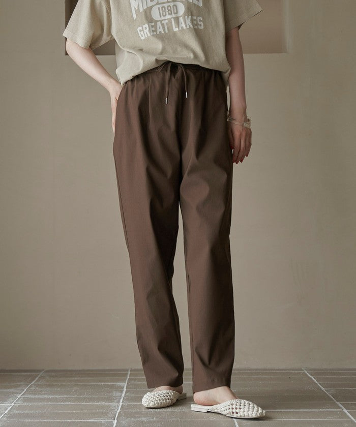 イージービューティーテーパードパンツ BLACK