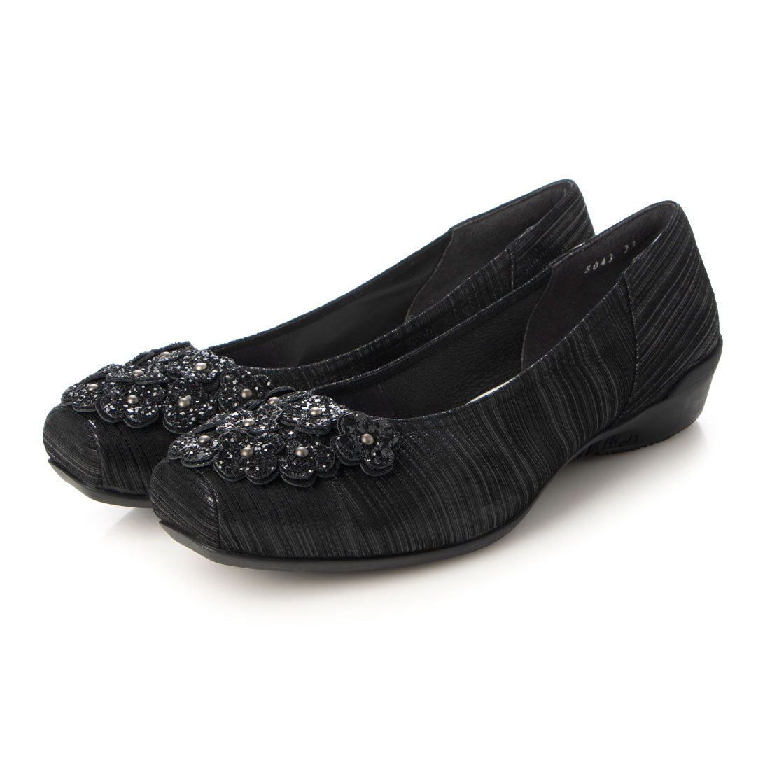COMPOSITION Blow [Loose fit and wide width] Stylish comfort shoes with flower motif