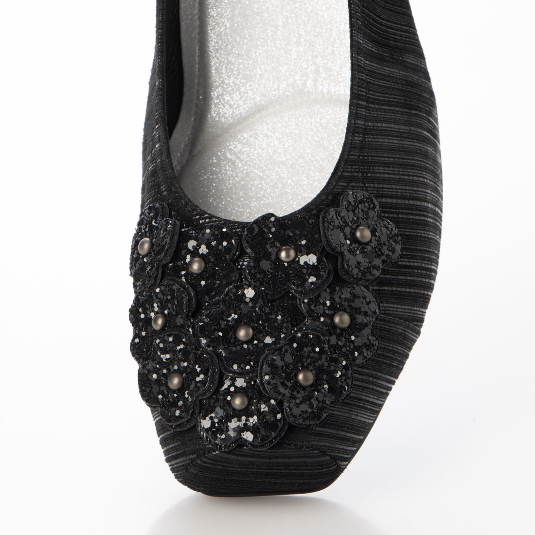 COMPOSITION Blow [Loose fit and wide width] Stylish comfort shoes with flower motif
