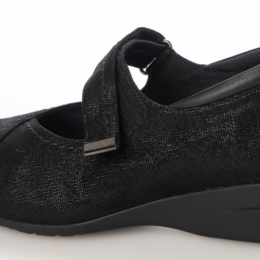 COMPOSITION Blow [Loose fit and wide] Velcro strap comfort wedge pumps