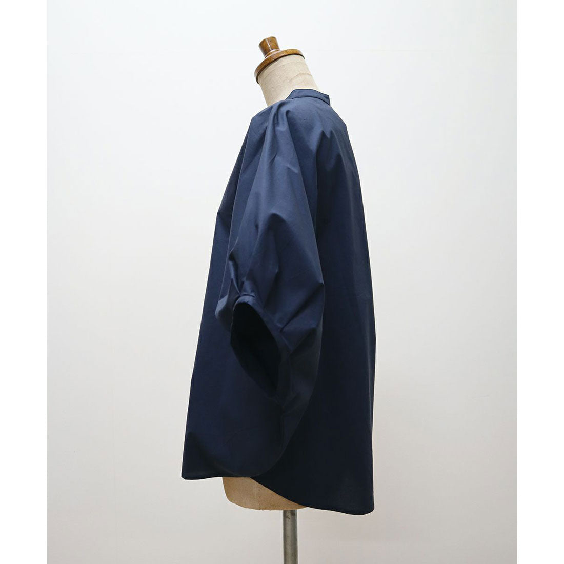 クープルクール COUPE LE COEUR ピンタック使いサークルシャツ【洗える】