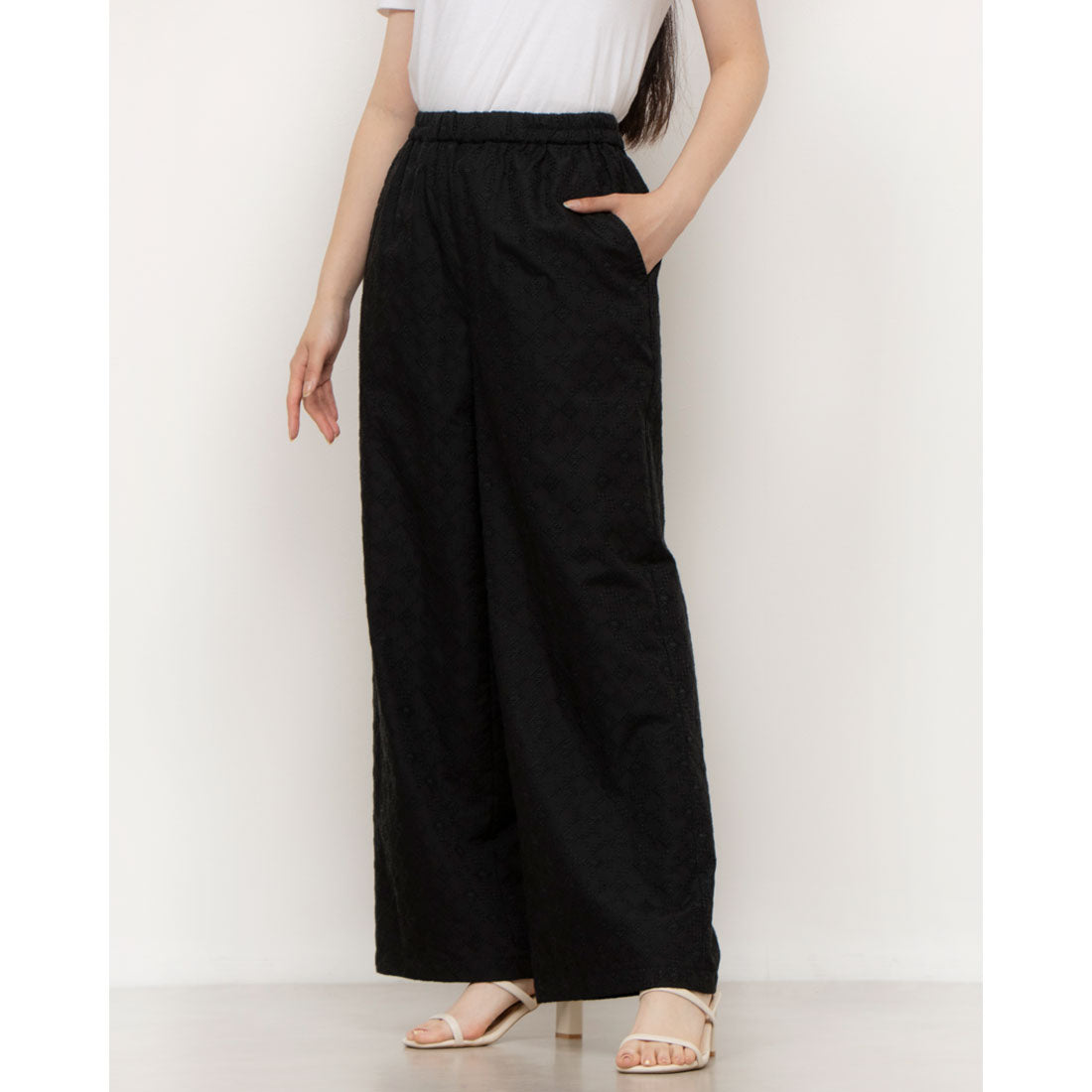 コムサイズム COMME CA ISM エンブロイダリーレース ワイドパンツ （ブラック） ブラック
