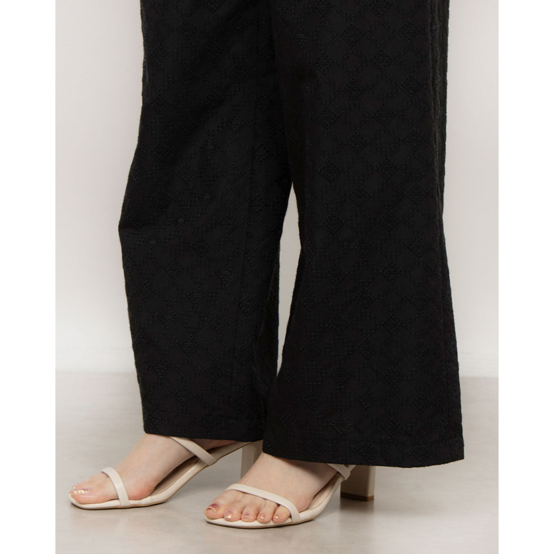 コムサイズム COMME CA ISM エンブロイダリーレース ワイドパンツ （ブラック） ブラック