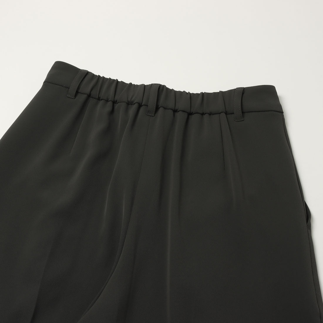 コムサイズム COMME CA ISM 【UVカット・接触冷感・吸水速乾】センタープレス入りタックワイドパンツ / セットアップ対応 （チャコール） チャコール