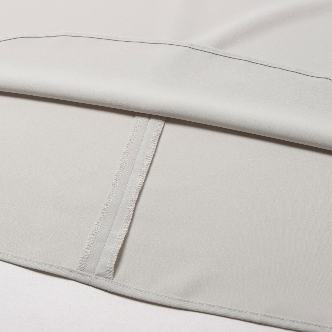 コムサイズム COMME CA ISM 【セットアップ対応】ポリエステルツイル パールボタンブラウス （グレー） グレー