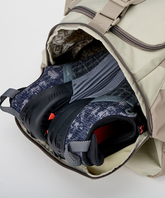 コンバース CONVERSE アンダーアーマー UNDER ARMOUR UA アンディナイアブル5.0 ダッフルバッグ Sサイズ 40L メンズ レディース ボストンバッグ トレーニ （323 SERPENTINE/JASPERBLUE/J） 323 SERPENTINE/JASPERBLUE/J
