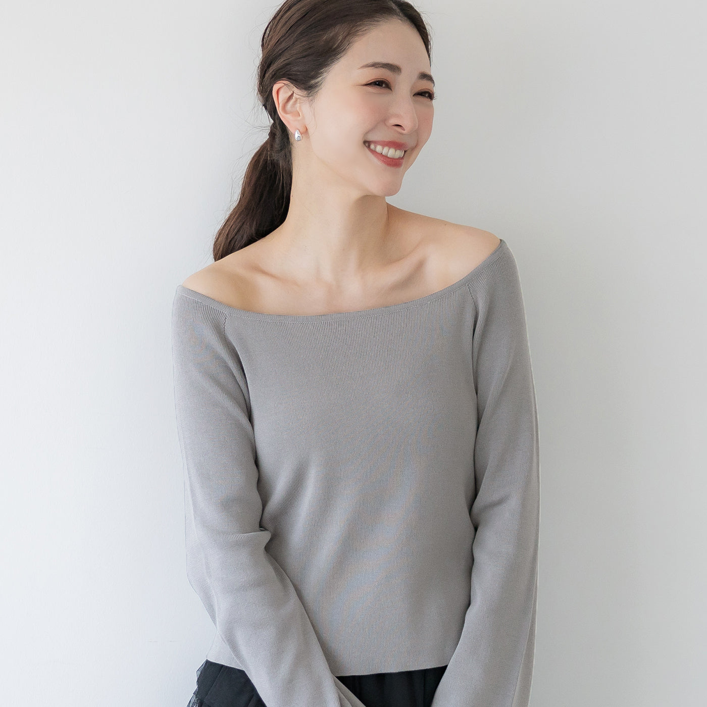 coca off-shoulder flare sleeve knit
