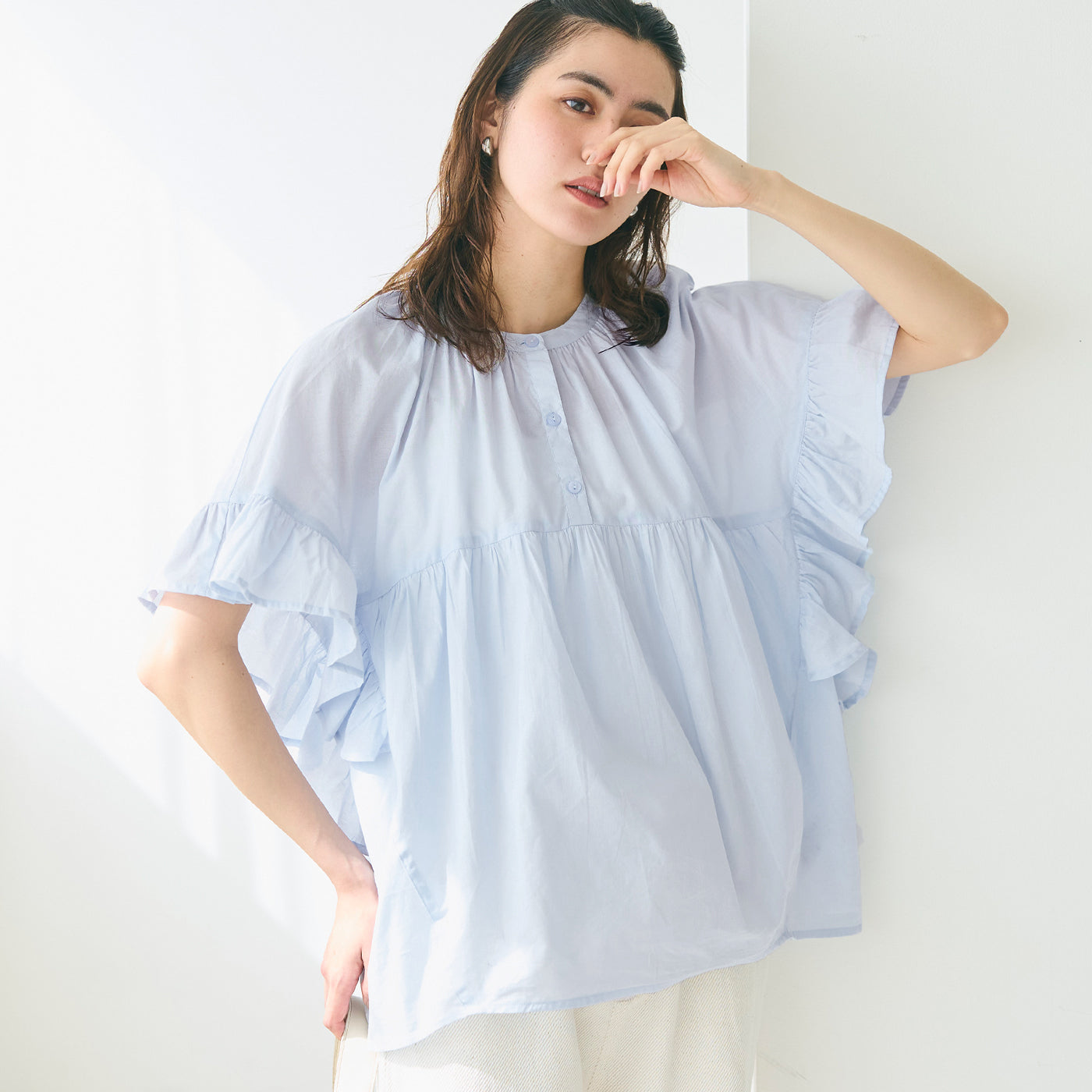 coca gauze sleeve frill blouse