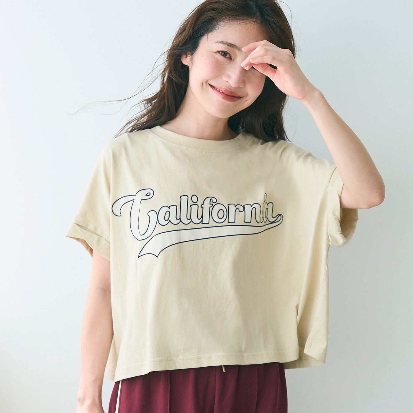 コカ coca レギュラーウェイトロールアップロゴTシャツ （Beige） Beige